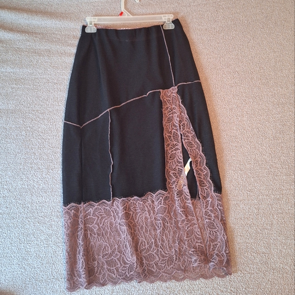 Black Lace-Trim Midi Skirt with Mauve Lace Inset - Picture 2 of 7